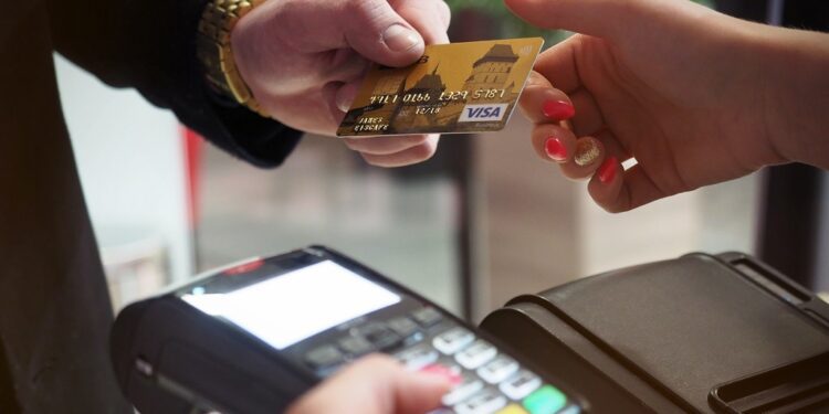 The Pros and Cons of Credit Cards